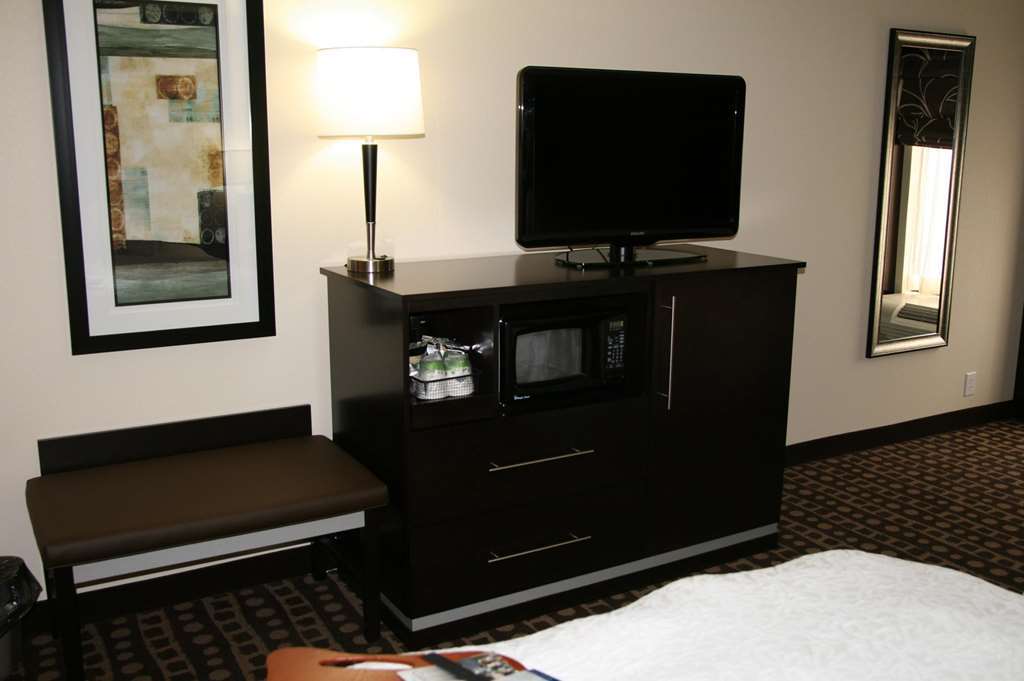 Hampton West 3*