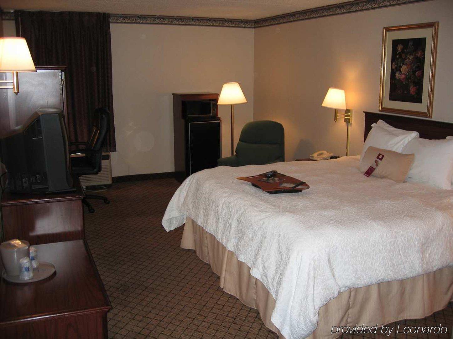 Hampton West 3*